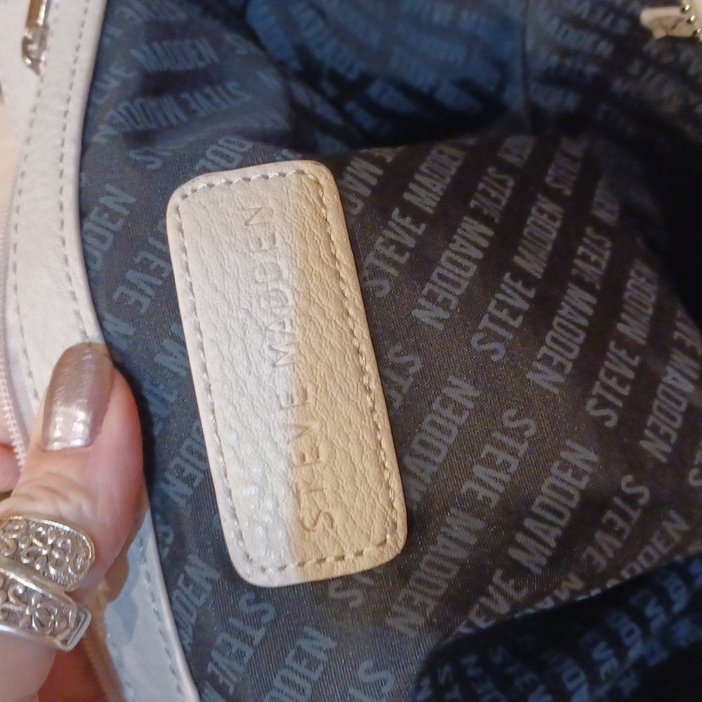 Stunning Steve Madden Oversized Shoulder/Travel Bag - Picture 10 of 16
